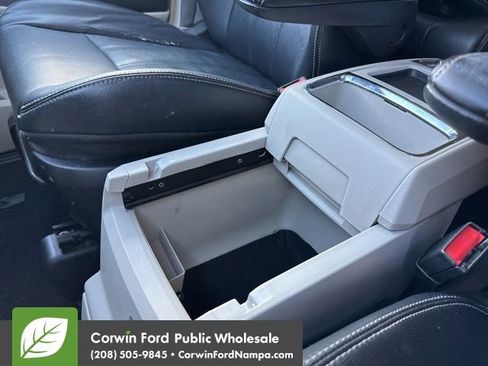 Used 2014 Chrysler Town & Country Touring image 24