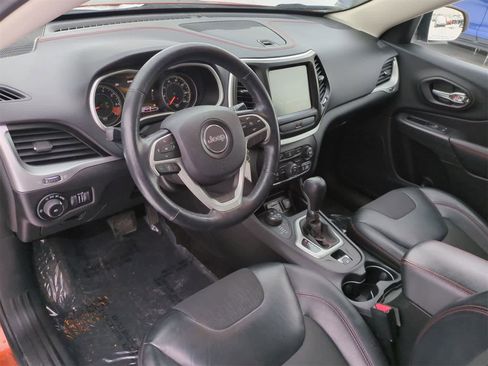 Used 2015 Jeep Cherokee Trailhawk w/ Cold Weather Group image 10