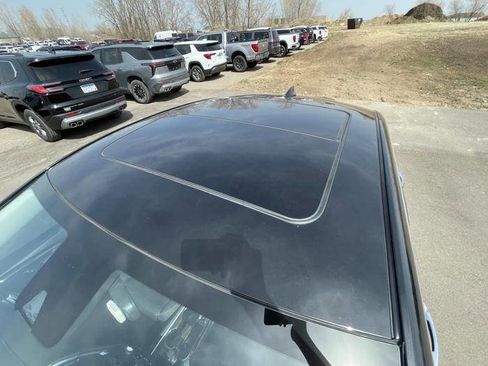 Used 2017 Chevrolet Malibu Premier w/ Premier Sun and Wheel Package FWD image 10