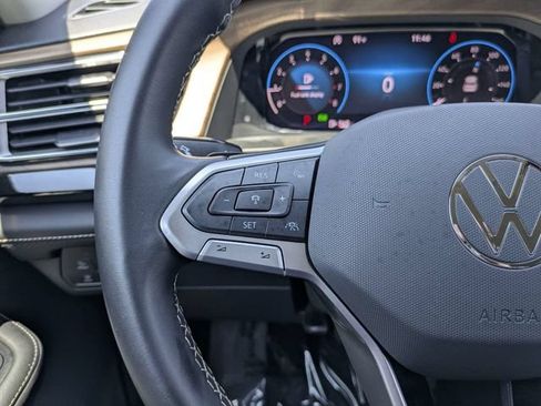Certified 2025 Volkswagen Atlas SE FWD image 27