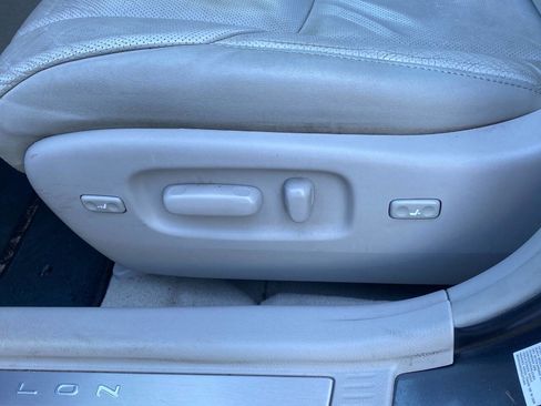 Used 2012 Toyota Avalon Limited FWD image 18