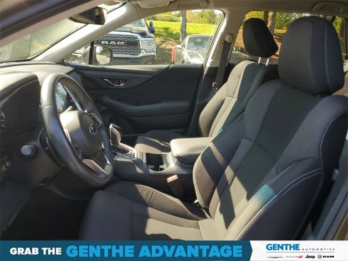 Used 2022 Subaru Outback Premium image 8