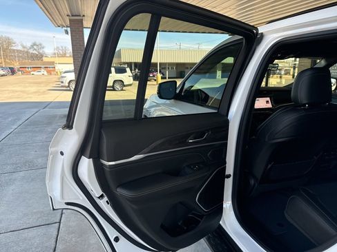 New 2026 Jeep Grand Cherokee Limited image 21