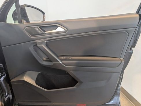 Used 2020 Volkswagen Tiguan SEL image 30