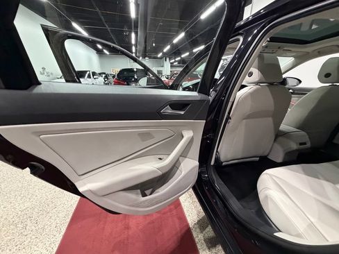 Used 2020 Volkswagen Jetta SEL FWD image 26