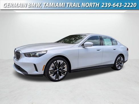 New 2027 BMW 530i RWD image 1