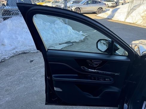 Used 2023 Lincoln Corsair Reserve w/ Equipment Group 201A image 11