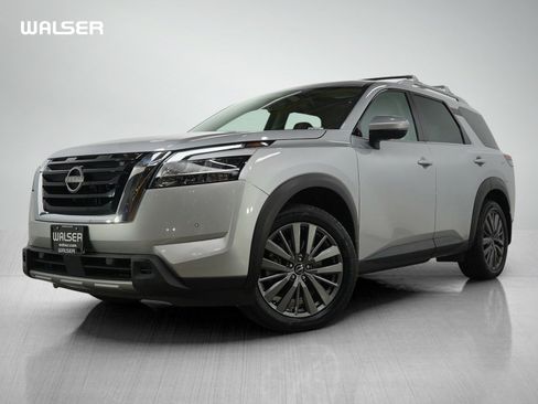 Used 2023 Nissan Pathfinder SL w/ SL Premium Package image 1