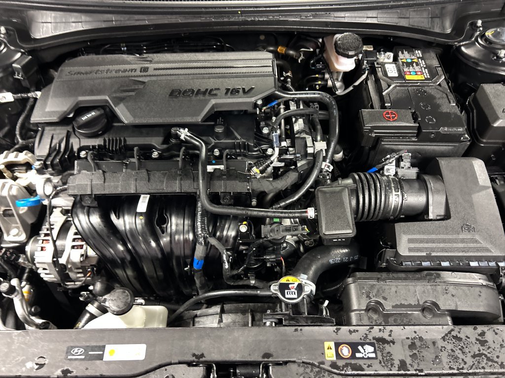 Used 2026 Hyundai Elantra SE FWD image 22
