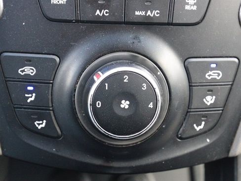 Used 2018 Hyundai Santa Fe Sport FWD image 23