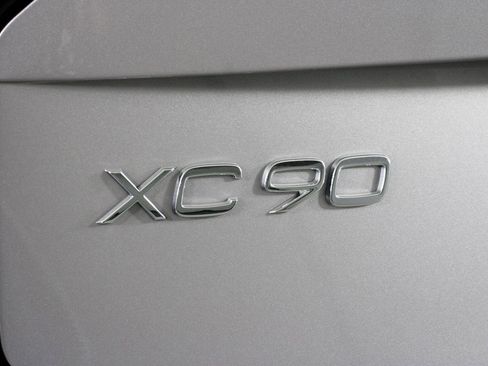 New 2026 Volvo XC90 B5 Plus w/ Protection Package image 16