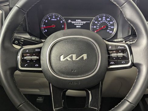 Used 2023 Kia Sorento S w/ Panoramic Sunroof Package FWD image 16