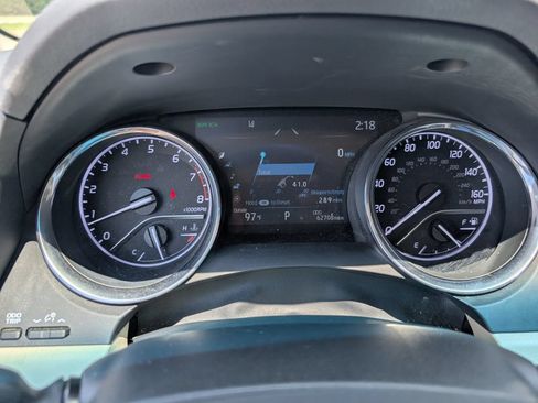 Used 2020 Toyota Camry XLE FWD image 18