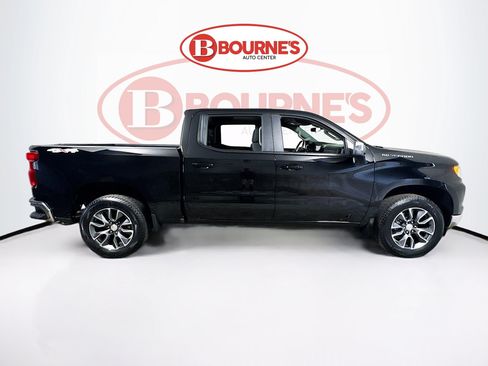 Used 2024 Chevrolet Silverado 1500 LT AWD/4WD image 11