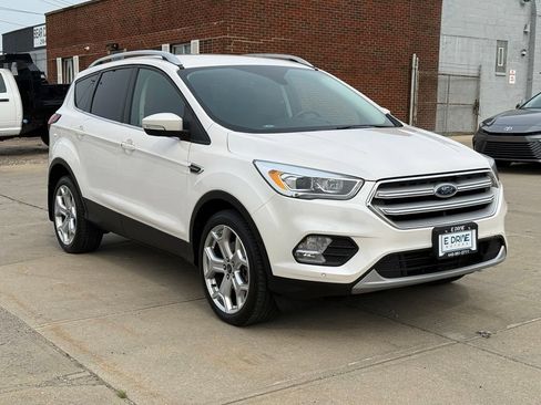 Used 2019 Ford Escape Titanium AWD/4WD image 4