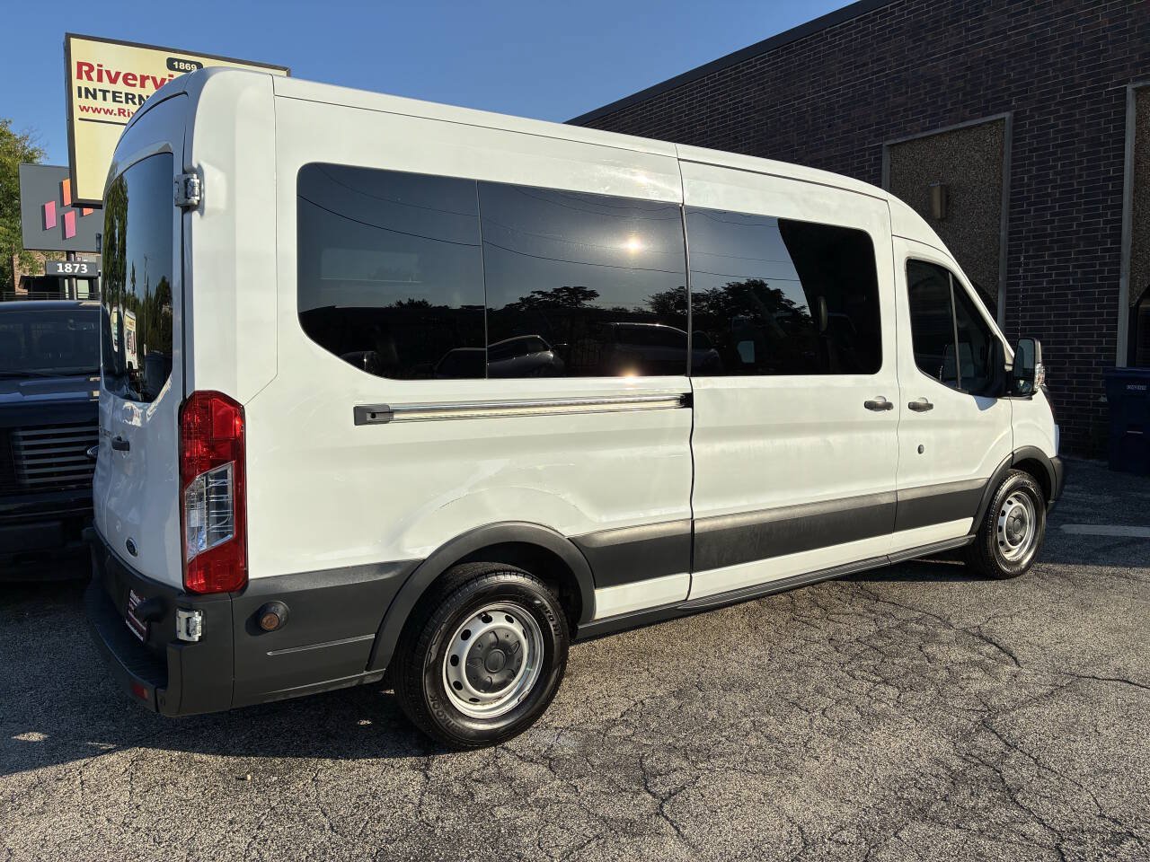 Used 2016 Ford Transit 350 XL RWD image 4