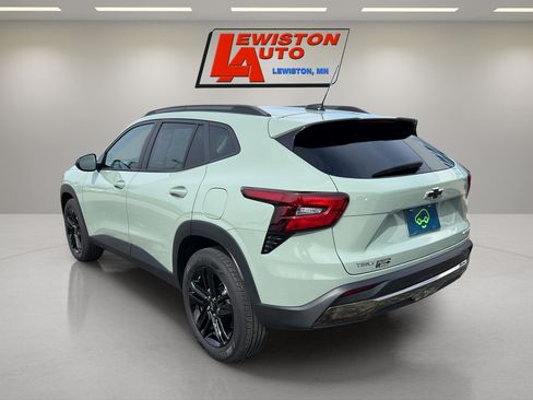 Certified 2025 Chevrolet Trax ACTIV w/ Sunroof Package FWD image 11