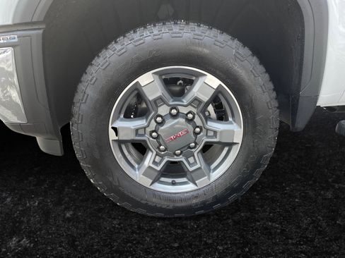 New 2026 GMC Sierra 2500 SLE w/ SLE Value Package; image 10