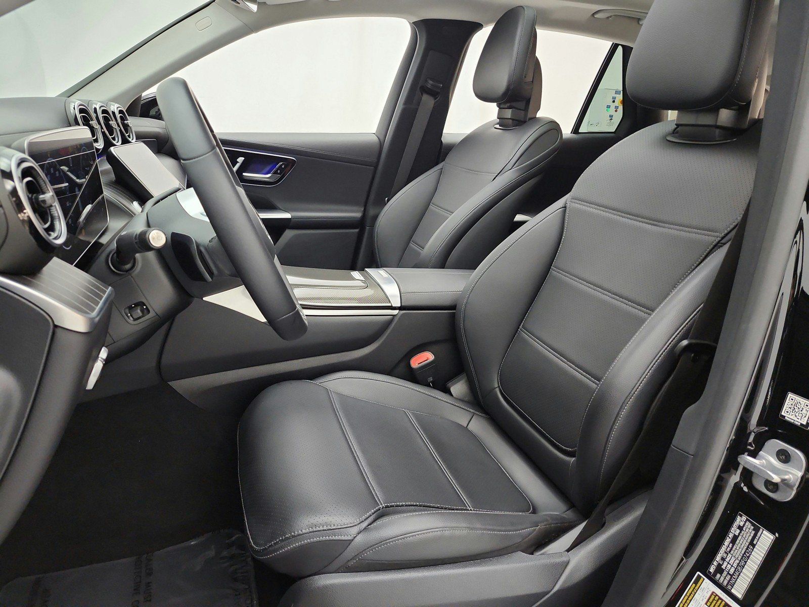 Used 2024 Mercedes-Benz GLC 300 image 13