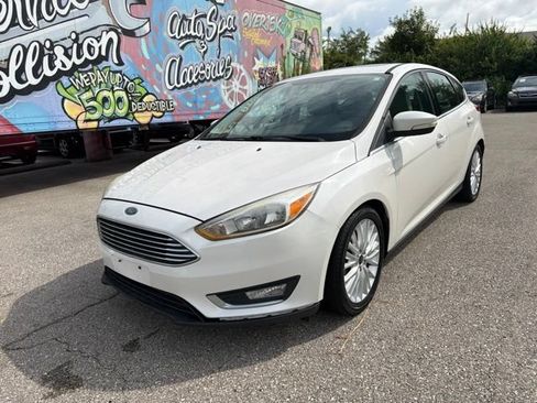 Used 2018 Ford Focus Titanium FWD image 3
