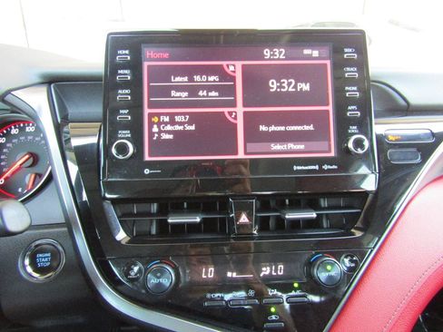 Used 2021 Toyota Camry XSE FWD image 16