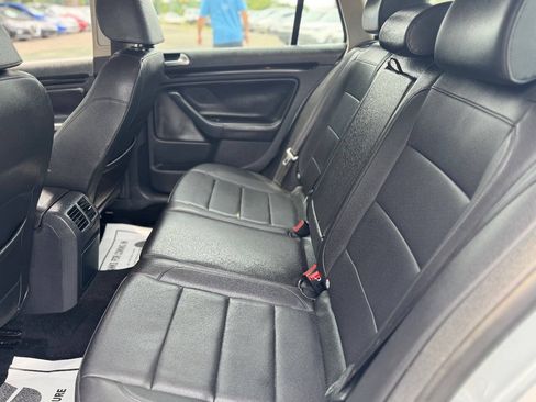 Used 2012 Volkswagen Jetta TDI FWD image 17