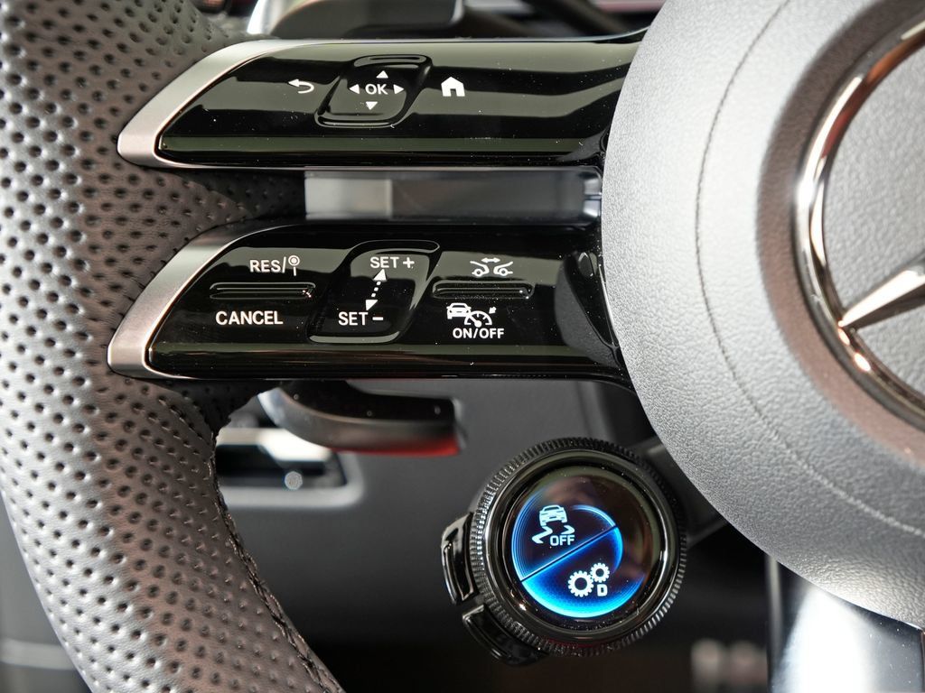 Used 2026 Mercedes-Benz GLC 43 AMG 4MATIC Coupe image 17