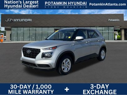 Used 2022 Hyundai Venue SE w/ Cargo Package