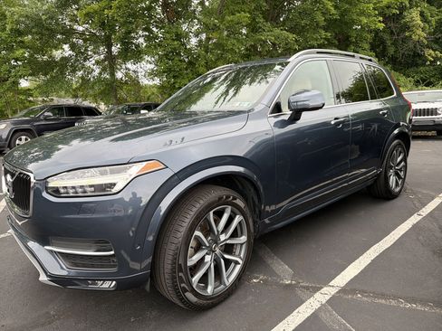 Used 2019 Volvo XC90 T6 Momentum w/ Advanced Package AWD/4WD image 4