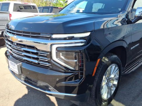 Used 2025 Chevrolet Suburban Premier AWD/4WD image 7