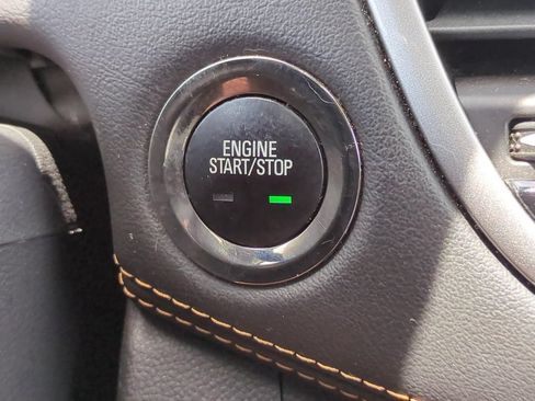 Used 2017 Chevrolet Trax LT w/ LT Convenience Package FWD image 23