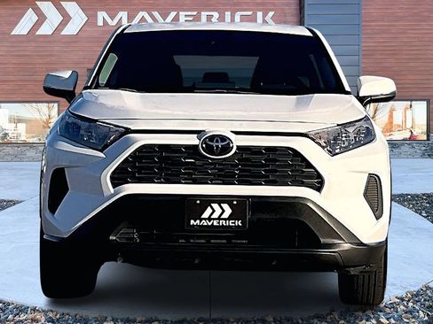 Used 2022 Toyota RAV4 LE image 2