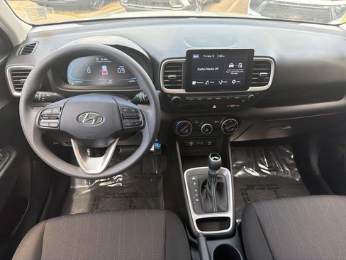 Certified 2026 Hyundai Venue SE FWD image 22