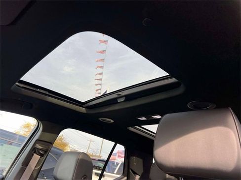 Certified 2023 Chevrolet Traverse RS image 21