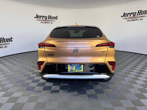 Used 2024 Buick Envista Sport Touring w/ Convenience I Package image 8