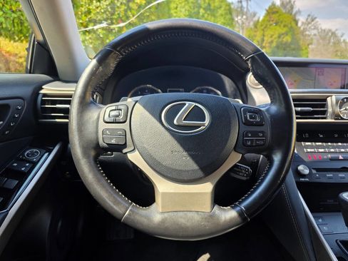 Used 2018 Lexus IS 300 AWD w/ Comfort Package image 19