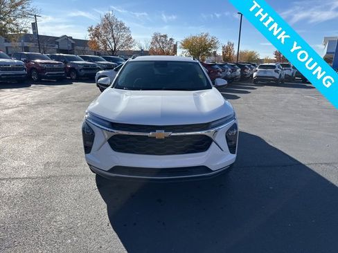 New 2026 Chevrolet Trax LT image 2
