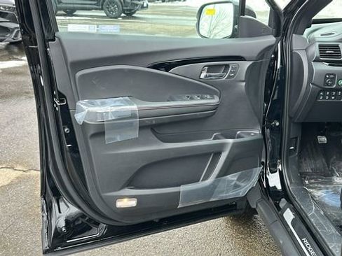 New 2026 Honda Ridgeline Black Edition image 8