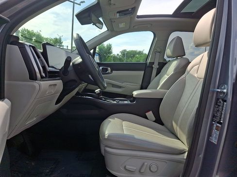 Certified 2025 Kia Sorento S w/ Panoramic Sunroof Package AWD/4WD image 13