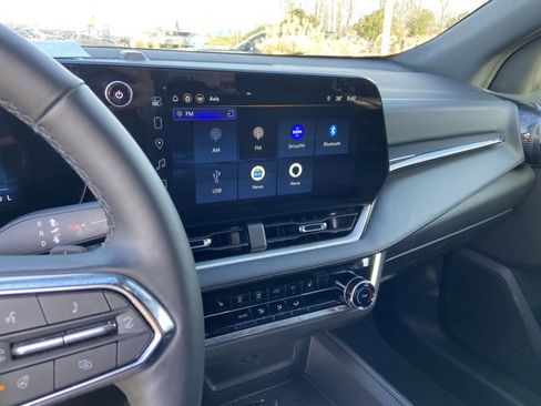 Used 2025 Chevrolet Equinox LT image 36