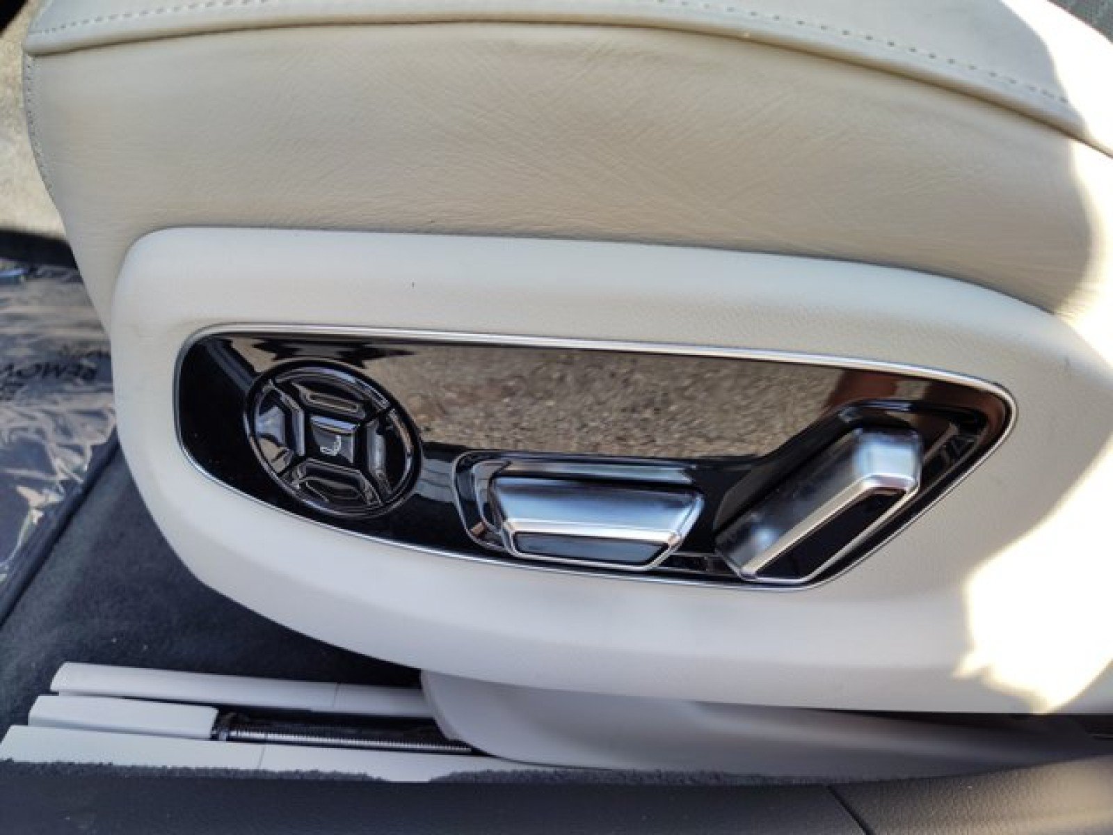 Used 2023 Audi A8 L 3.0T AWD/4WD image 12