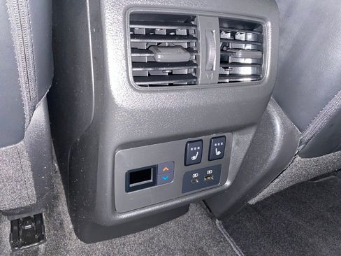 Used 2023 Nissan Rogue Platinum w/ Platinum Premium Package image 31