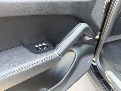 Used 2022 Porsche Cayenne AWD/4WD image 23