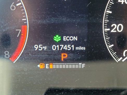 Certified 2025 Honda HR-V LX image 22