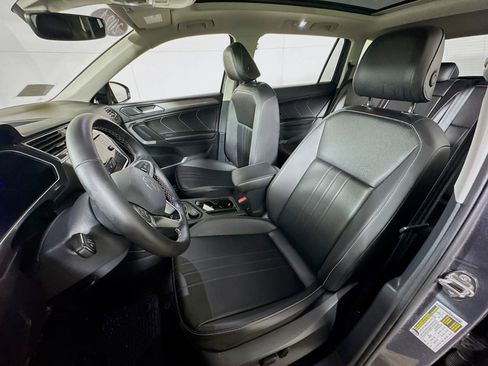 Used 2024 Volkswagen Tiguan SE image 14