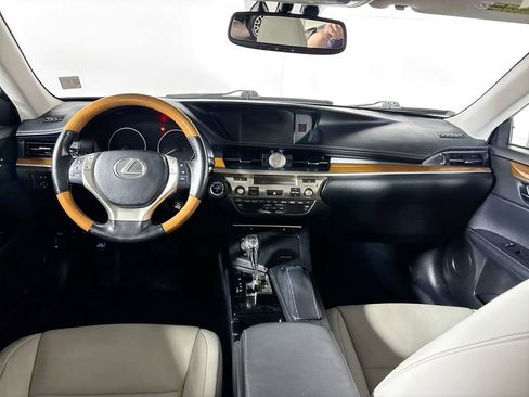 Used 2013 Lexus ES 300h w/ Premium Pkg FWD image 12