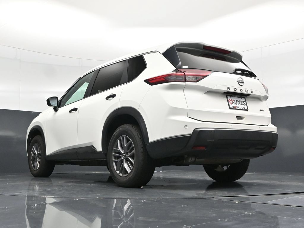 Used 2024 Nissan Rogue S AWD/4WD image 57