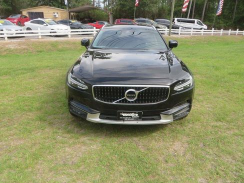Used 2018 Volvo V90 T6 Cross Country w/ Convenience Package AWD/4WD image 3