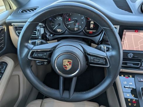Used 2024 Porsche Macan image 21