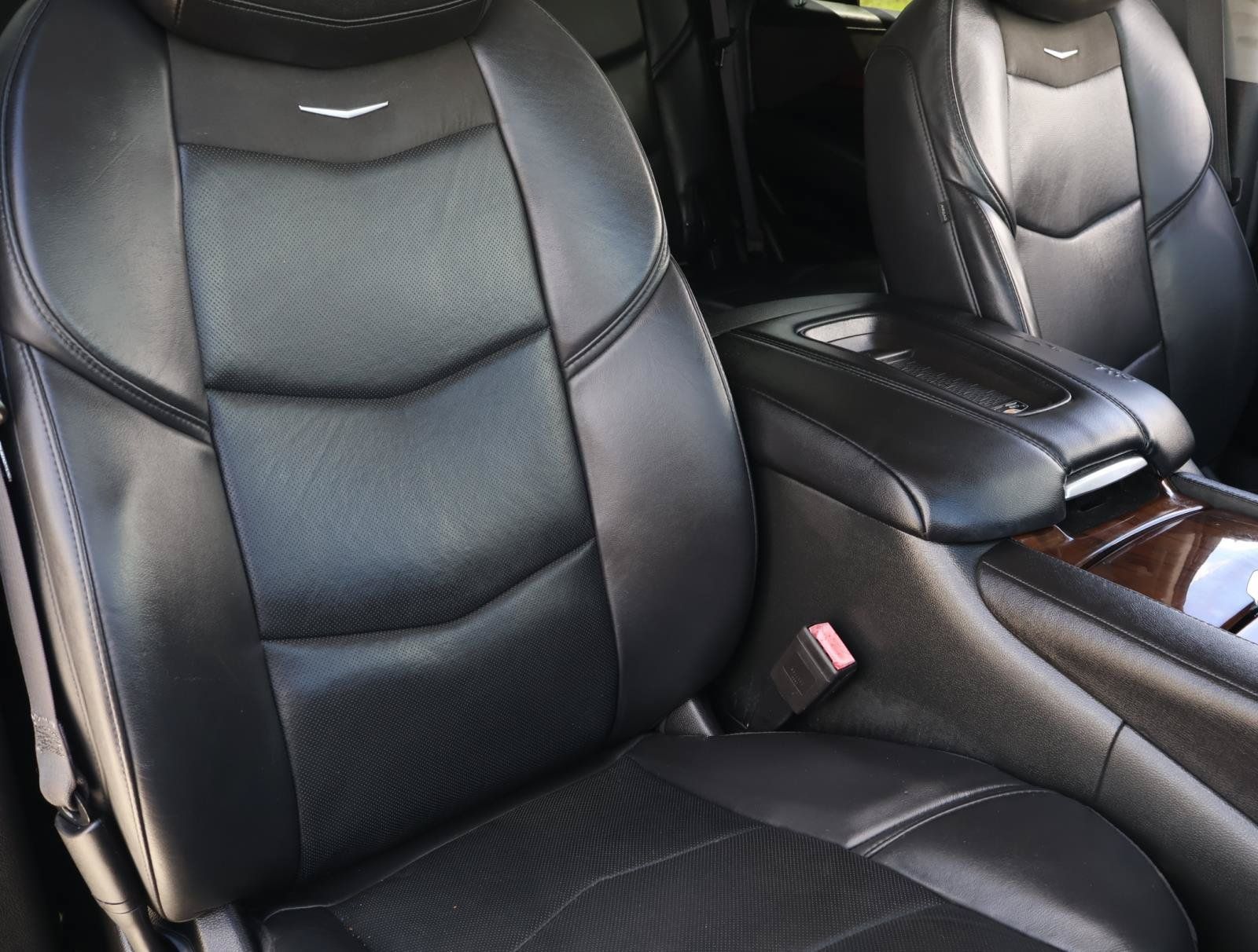 Used 2017 Cadillac Escalade Luxury RWD image 18